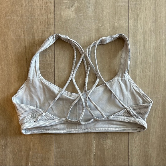 Lululemon Free To Be Sports Bra Size 6 Cup Size A/B - Picture 1 of 2